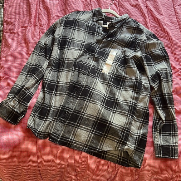 NWT St John’s Bay heather gray and plaid flannel shirt - Picture 2 of 4